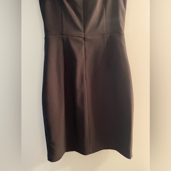 Short black off the shoulder ruffle dress - Picture 10 of 12